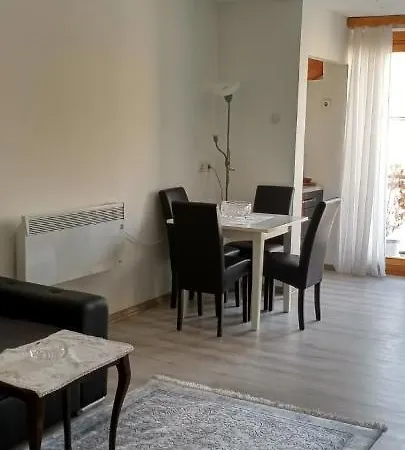 Apartman Tare Apartament *